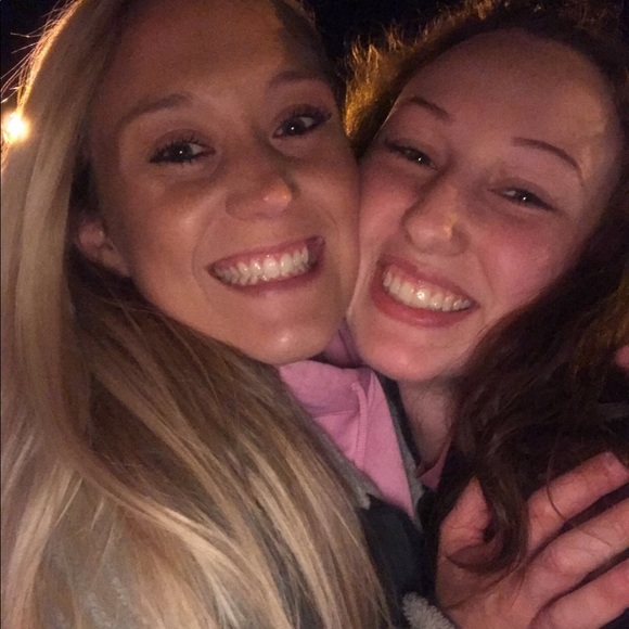 Meet your Posher, Hannah - Picture 1 of 1